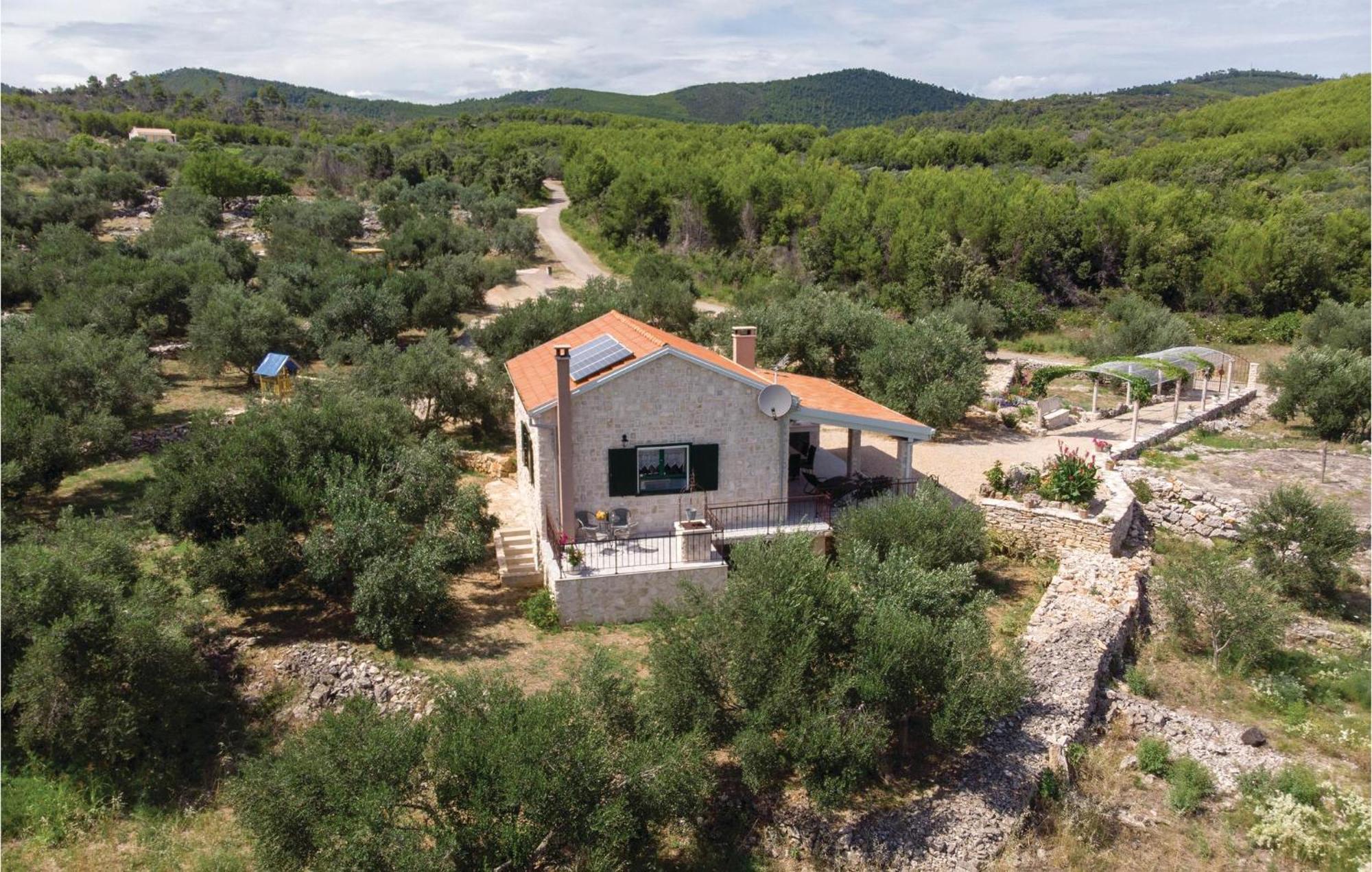 Awesome Home In Smokvica With Kitchen Exteriér fotografie