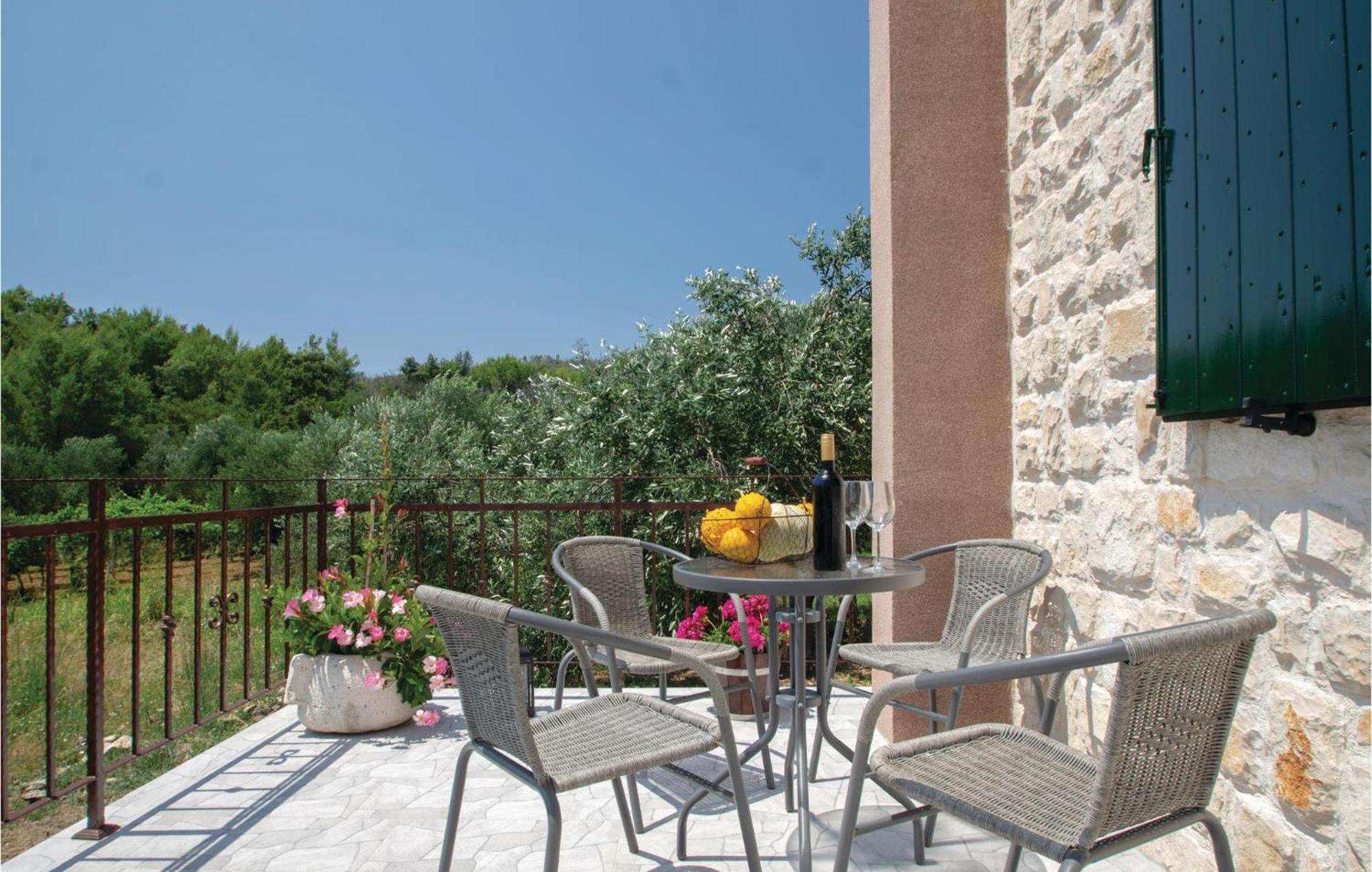 Awesome Home In Smokvica With Kitchen Exteriér fotografie